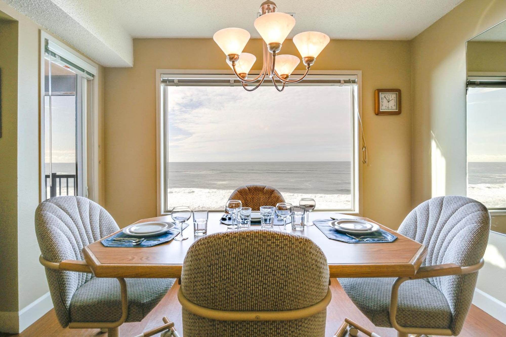 Comfortable Lincoln City Condo With Patio And Views! Luaran gambar
